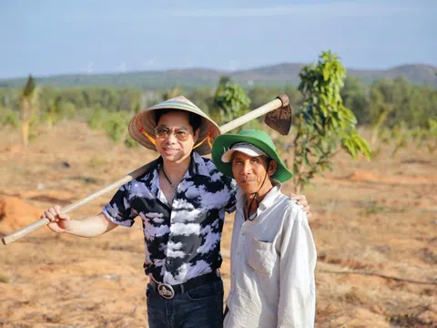 Ngọc Sơn bỏ phố về quê trồng rau, nuôi cá