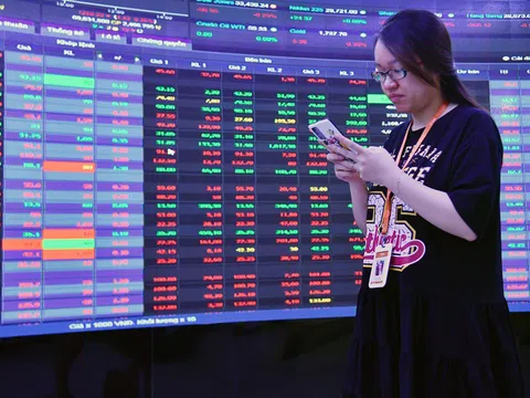 VN-Index lại xuống dưới 1.000 điểm